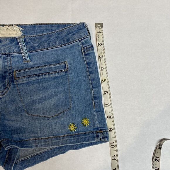Altar’d State Embroidered Jean Shorts - Size 26(3) - Picture 10 of 10